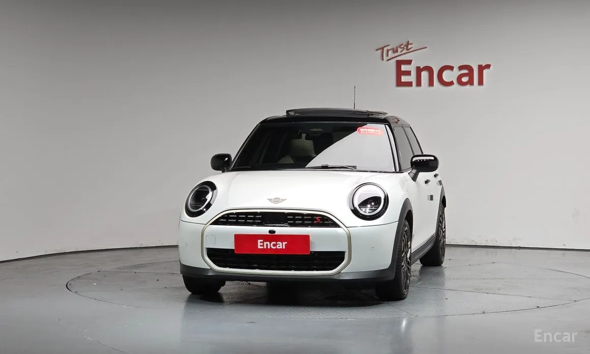 Mini Cooper 2024 5 Door Favoured