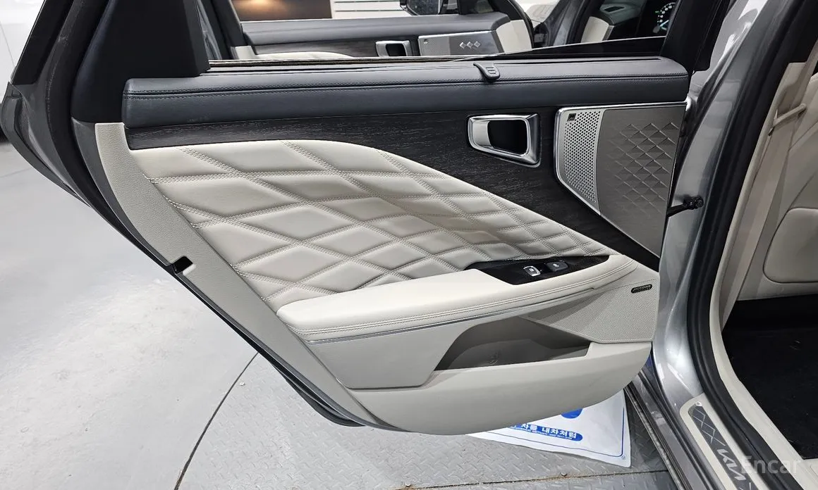 Фото 25 - Kia K8