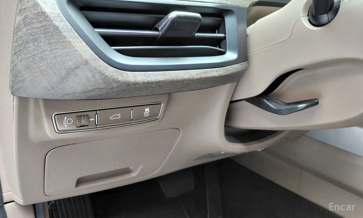 Photo 17 - Kia K8