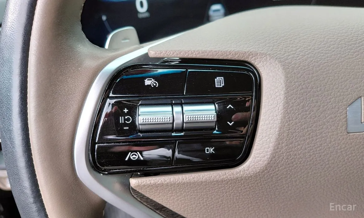 Photo 27 - Kia K8