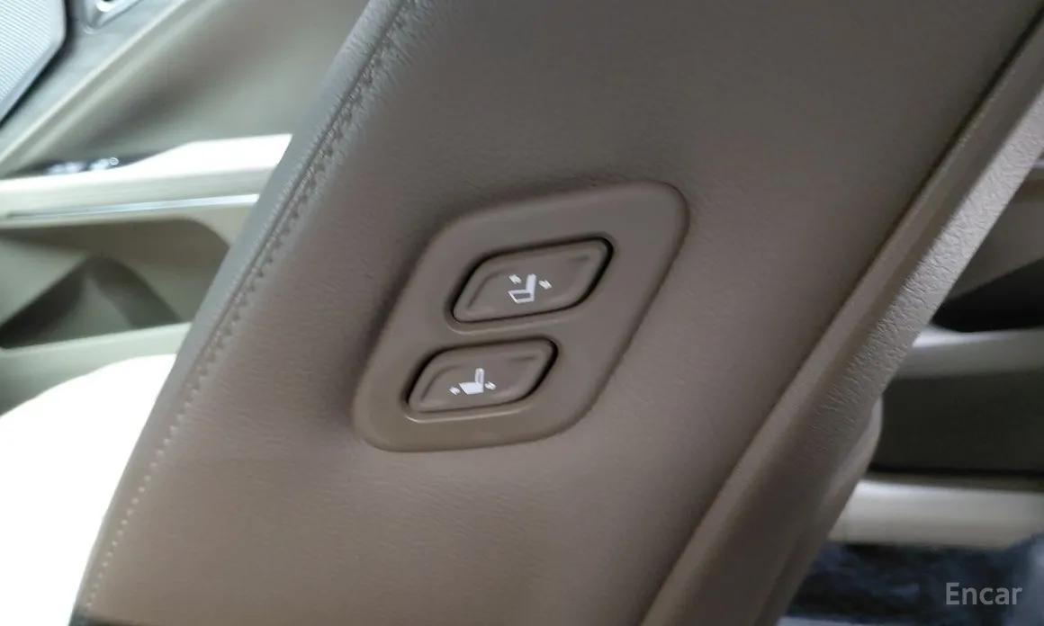 Photo 28 - Kia K8