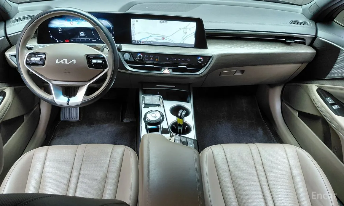 Photo 7 - Kia K8