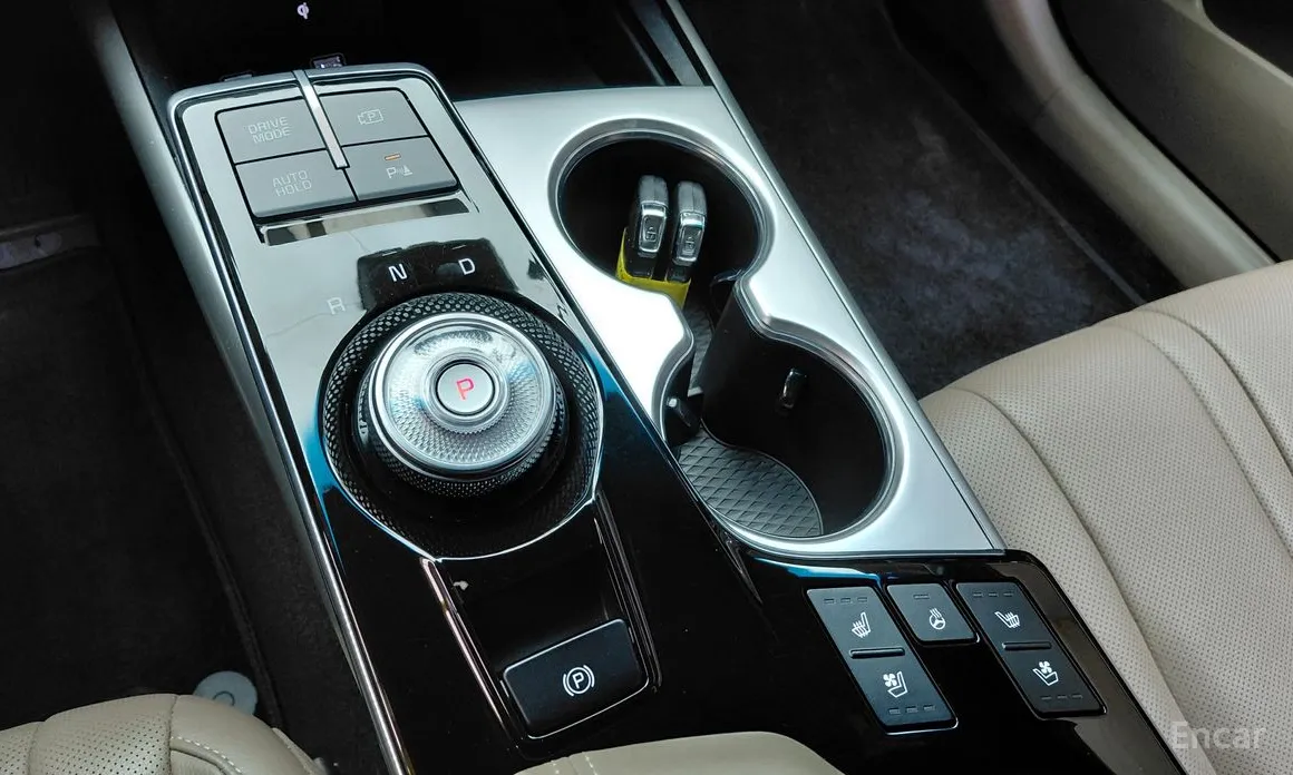Photo 9 - Kia K8