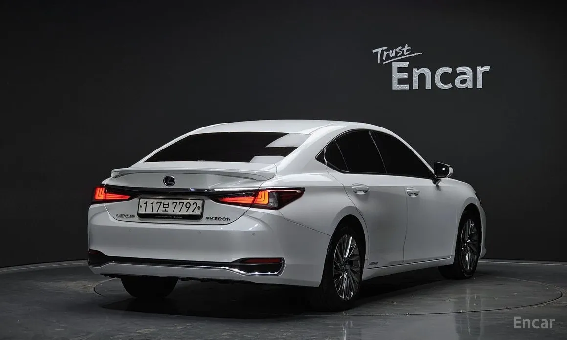 Lexus ES 2018 Luxury Plus