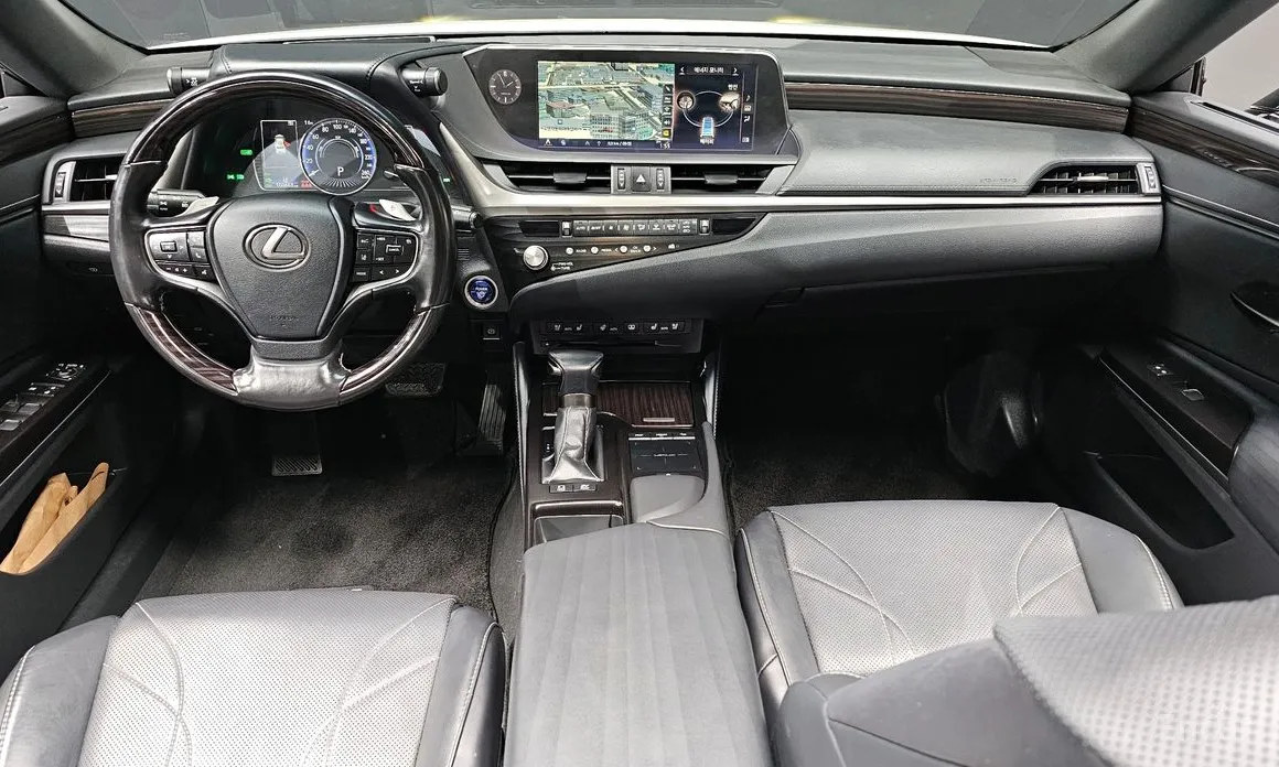 Lexus ES 2018 Luxury Plus