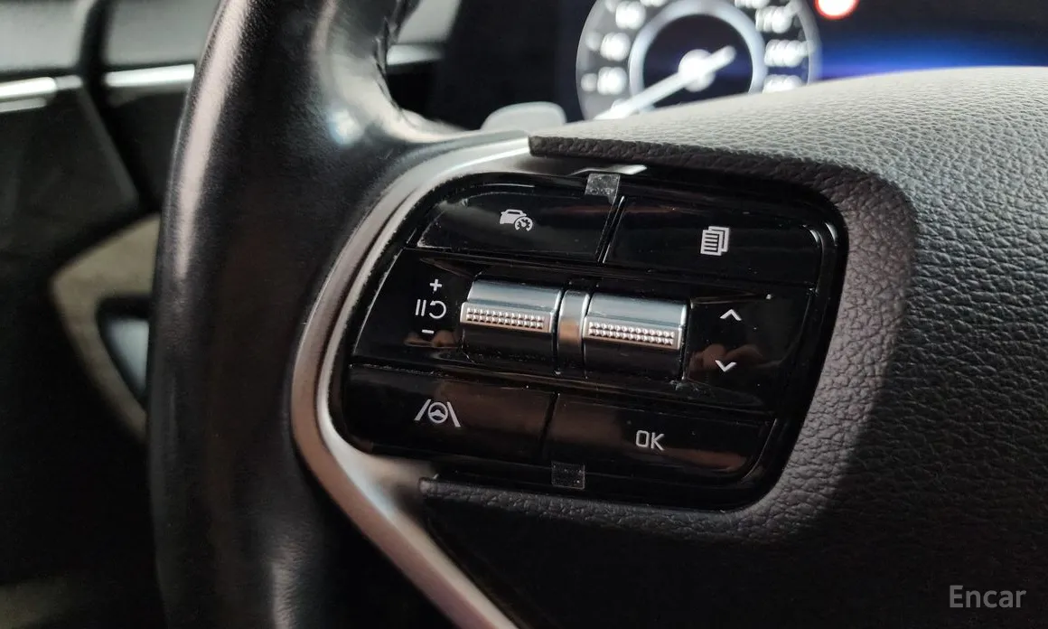 Photo 16 - Kia K8