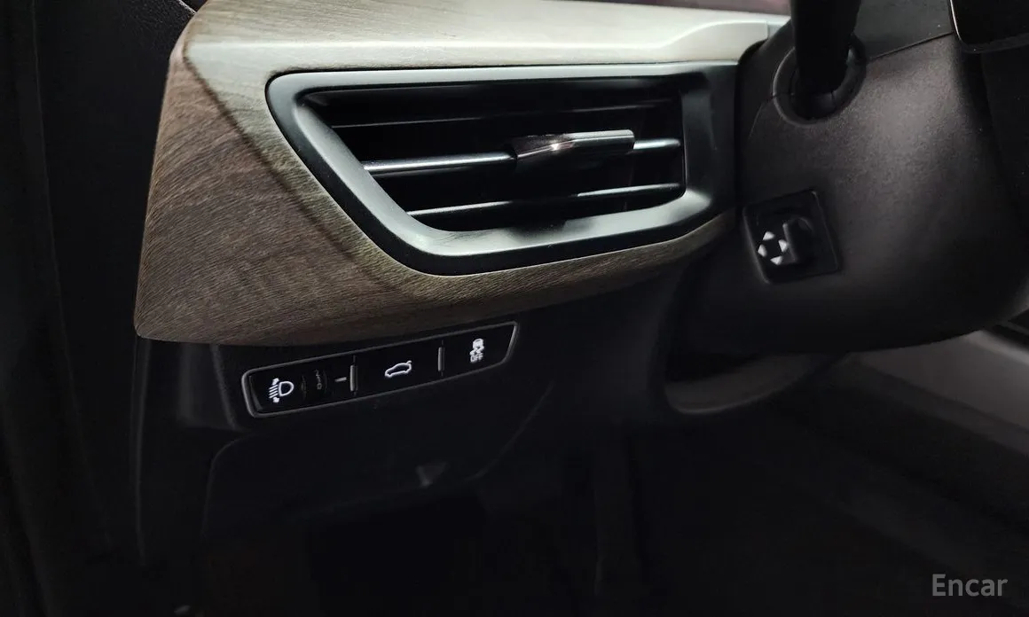 Photo 19 - Kia K8