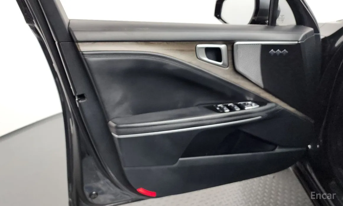 Photo 24 - Kia K8