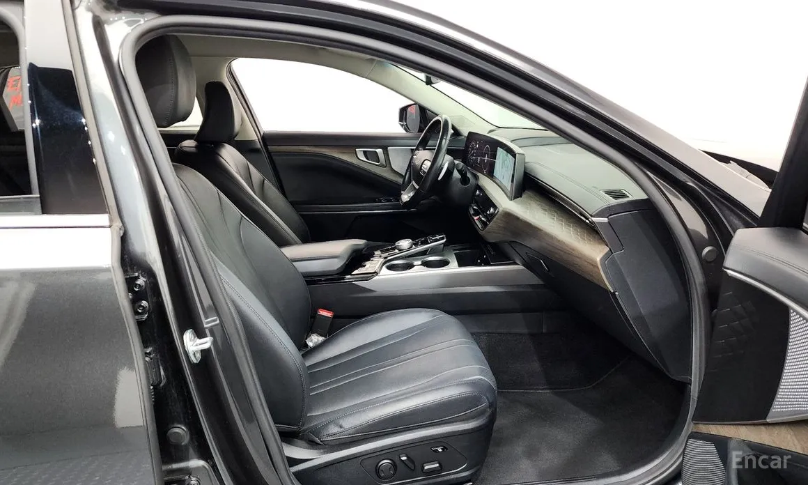 Photo 26 - Kia K8