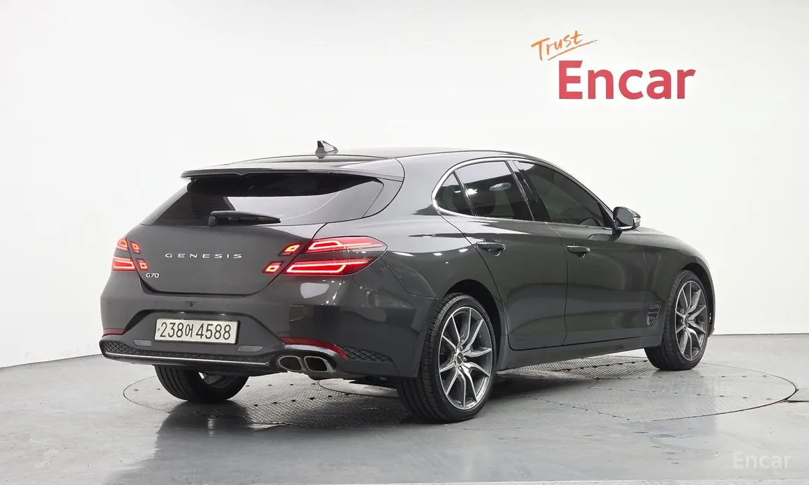 2022 Genesis G70
