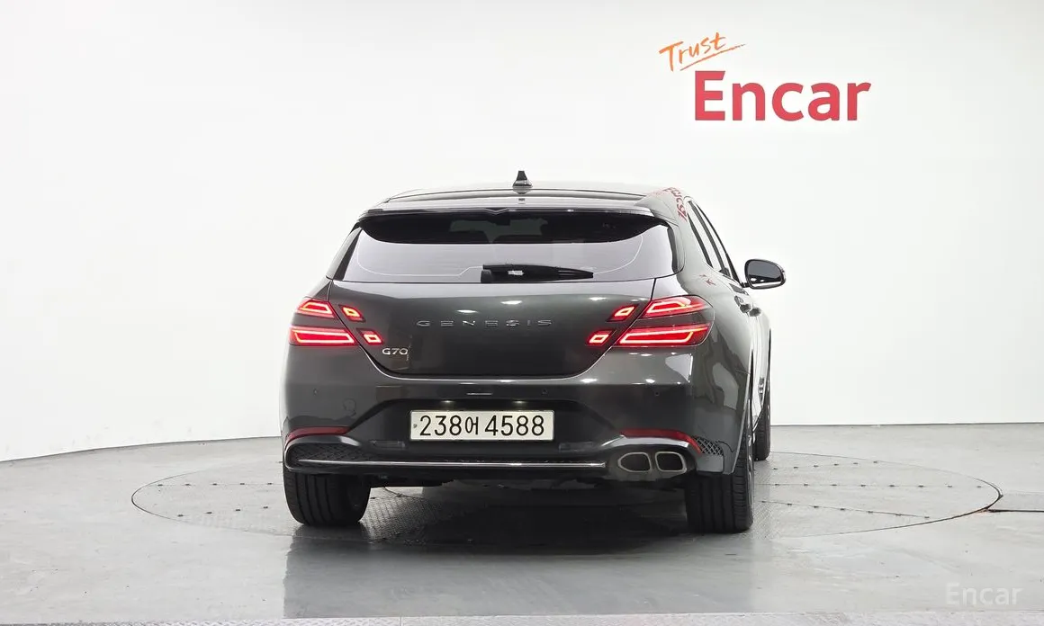2022 Genesis G70