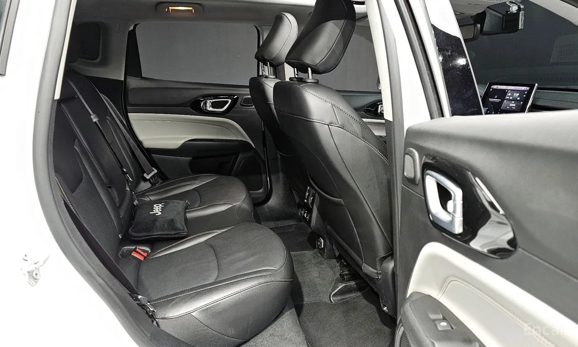 Фото 12 - Jeep Compass