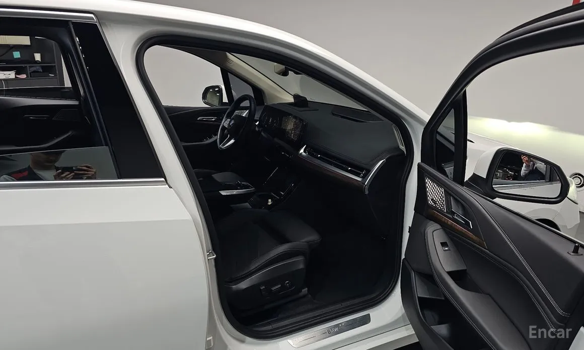 BMW 2 Series 2022 220i Luxury