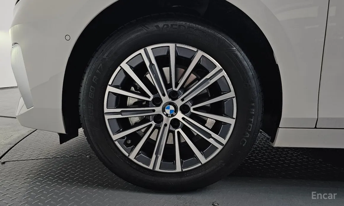 BMW 2 Series 2022 220i Luxury