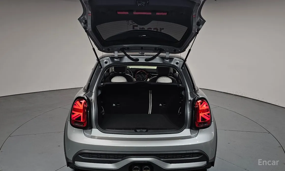 Mini Cooper 2001 Classic Launch Pack