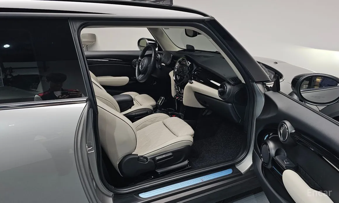 Mini Cooper 2001 Classic Launch Pack
