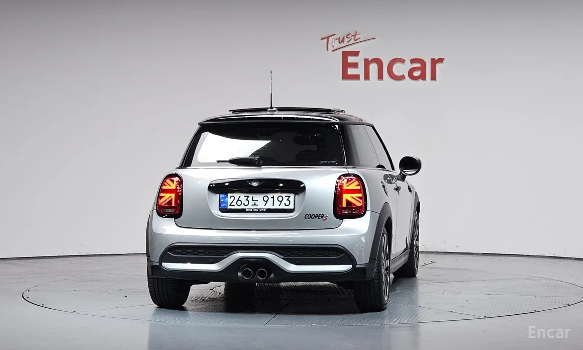 Mini Cooper 2001 Classic Launch Pack