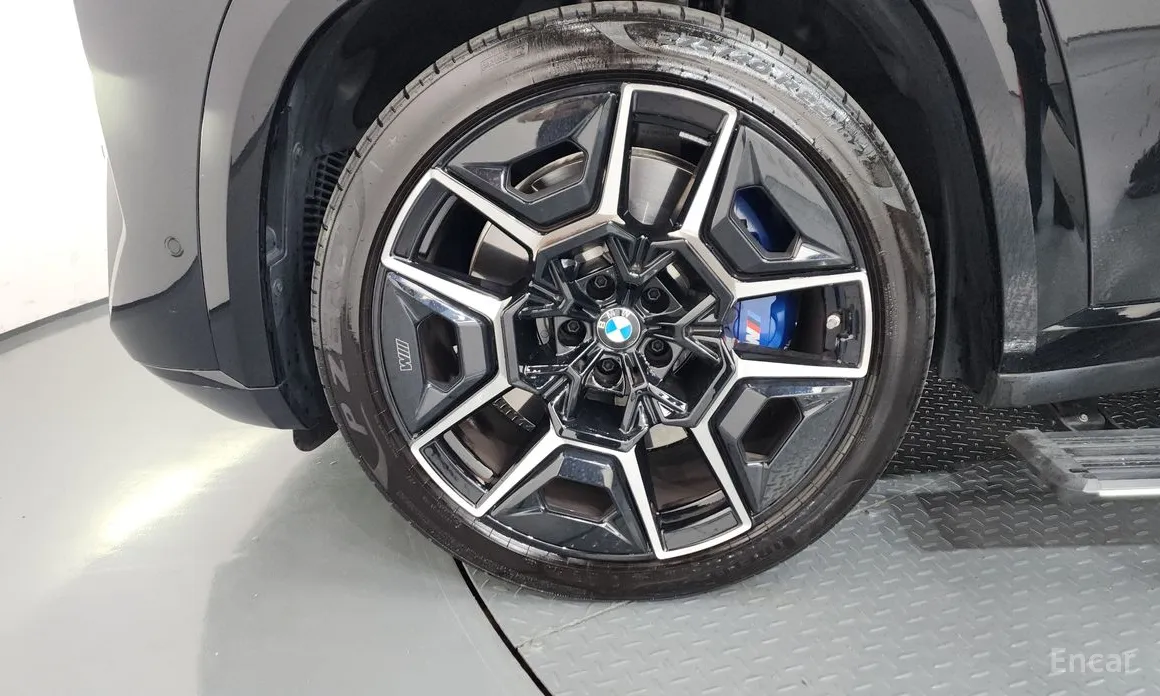 2023 BMW XM