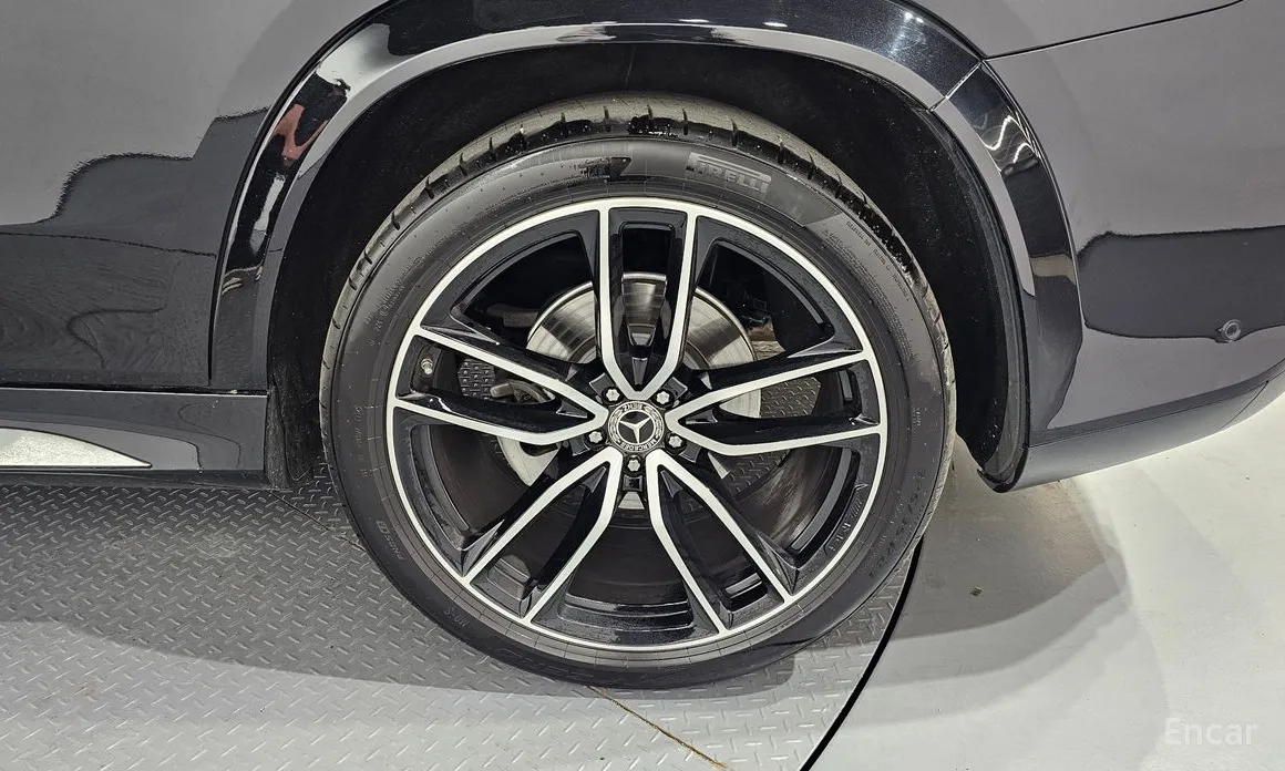 Фото 21 - Mercedes-Benz GLS-Class