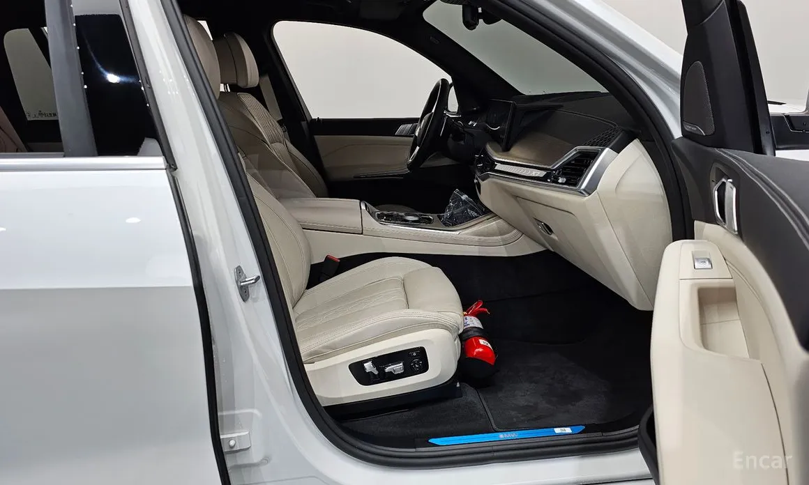 Фото 26 - BMW X7