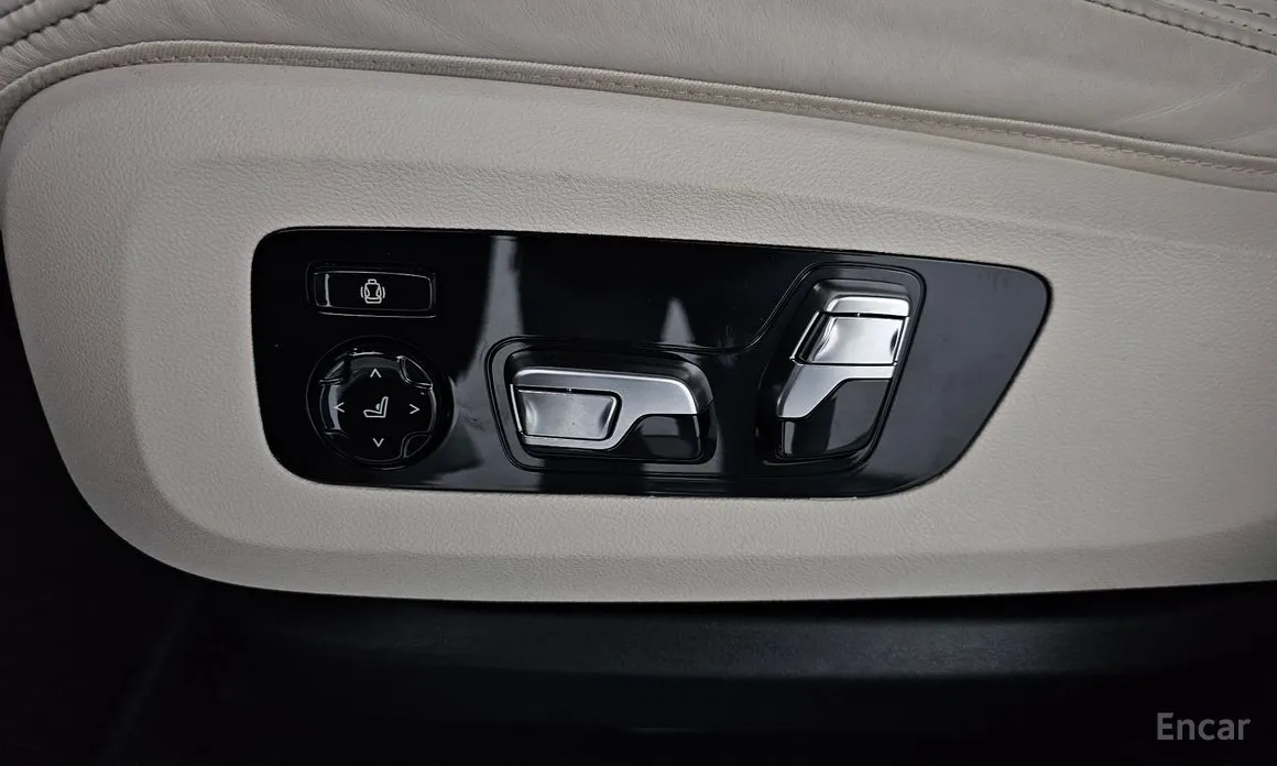 Фото 32 - BMW X7
