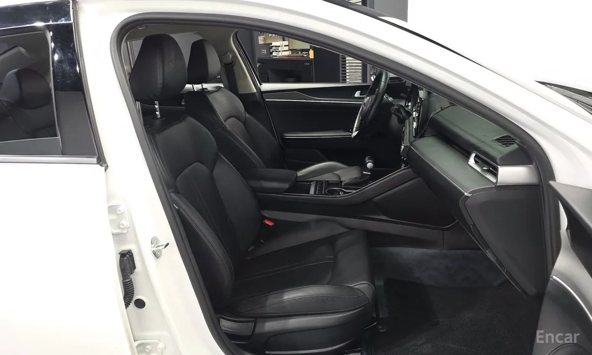 Photo 11 - Kia K5