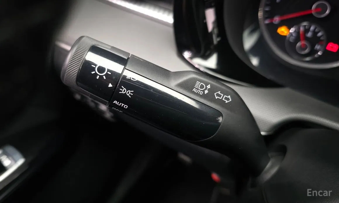 Photo 18 - Kia K5
