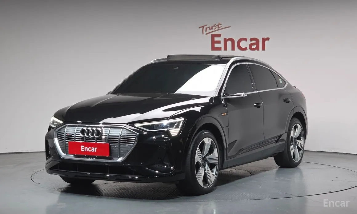 Фото 1 - Audi e-tron