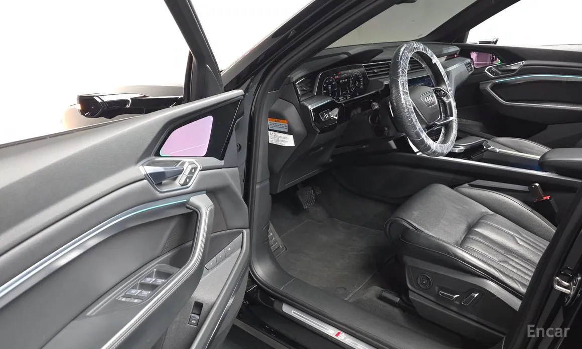 Фото 10 - Audi e-tron