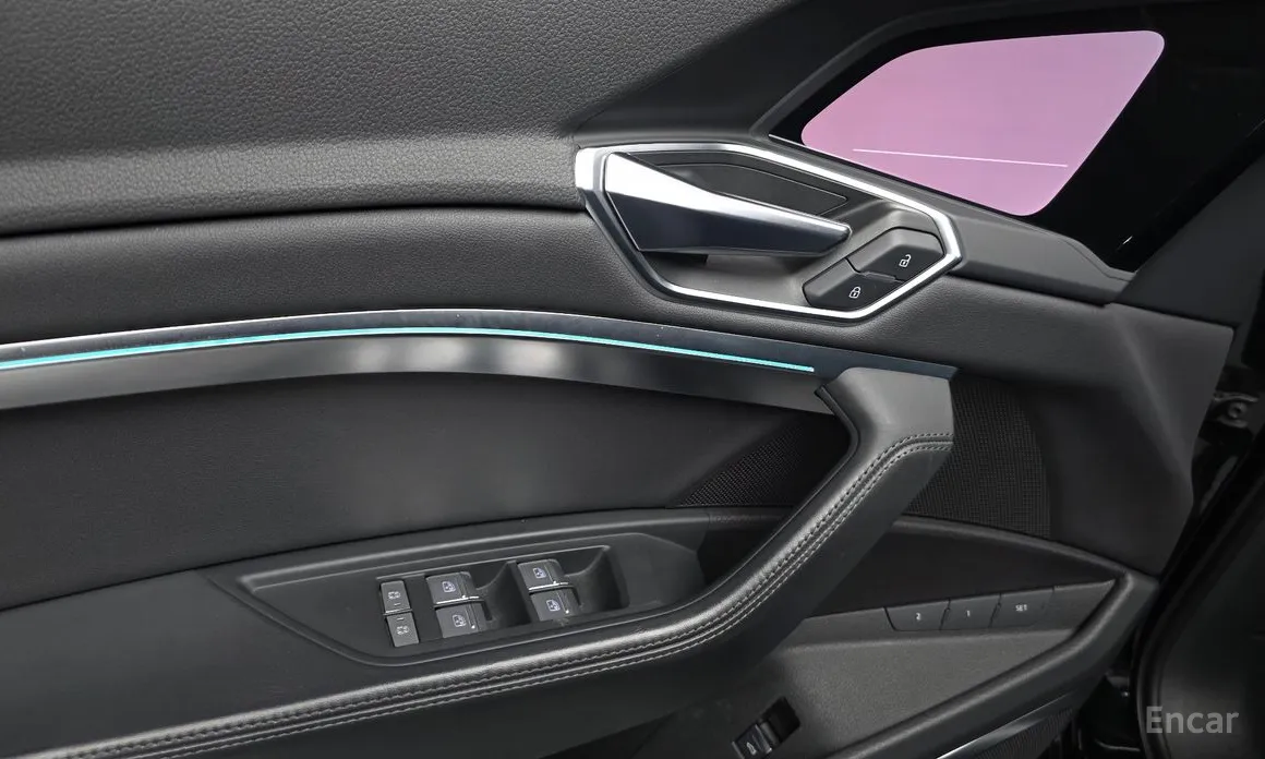 Фото 31 - Audi e-tron