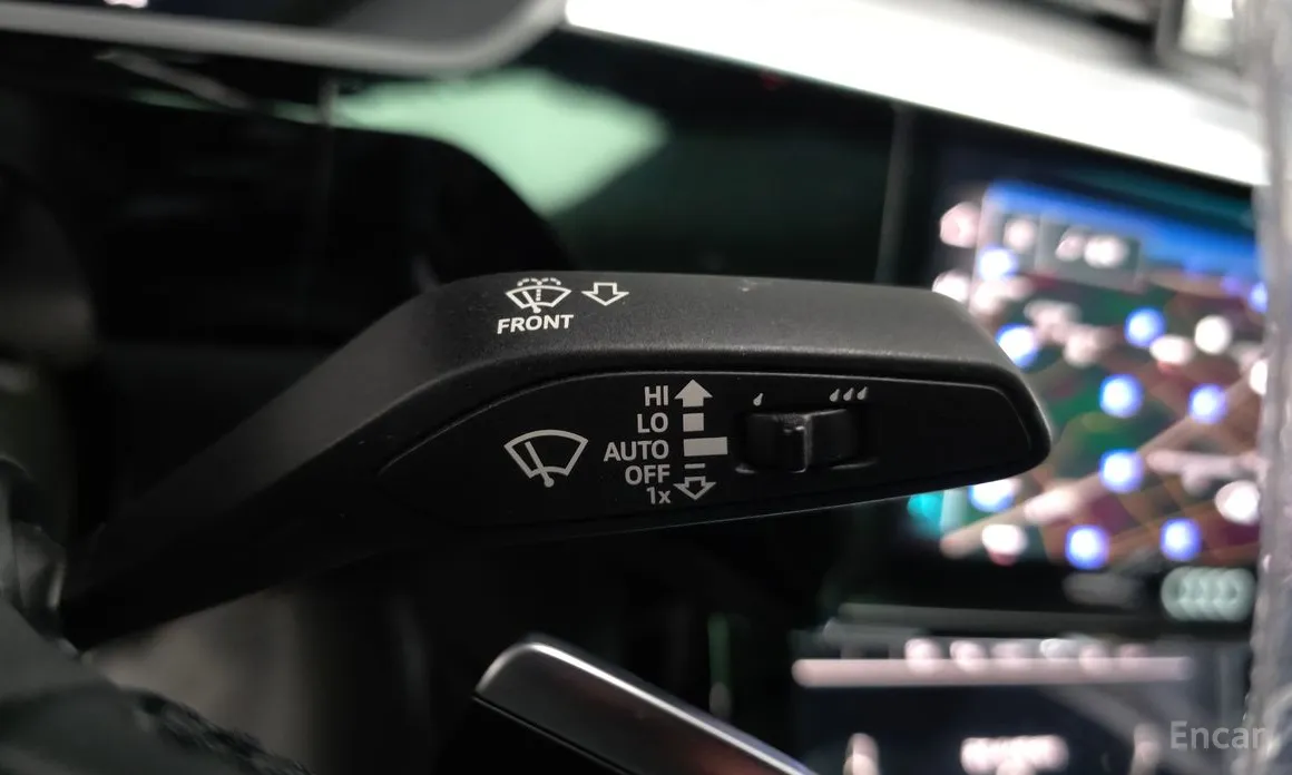 Фото 33 - Audi e-tron
