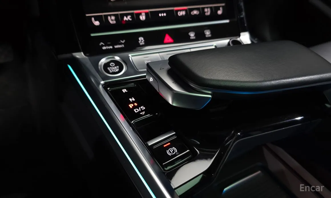 Фото 9 - Audi e-tron