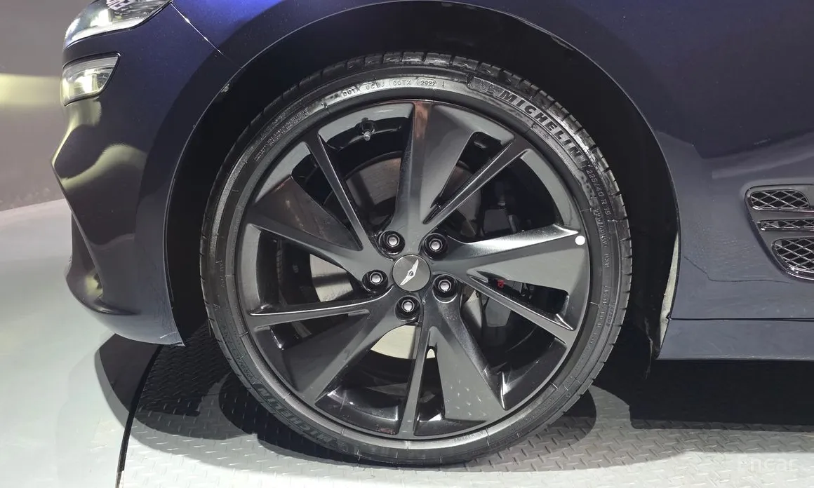 2022 Genesis G70