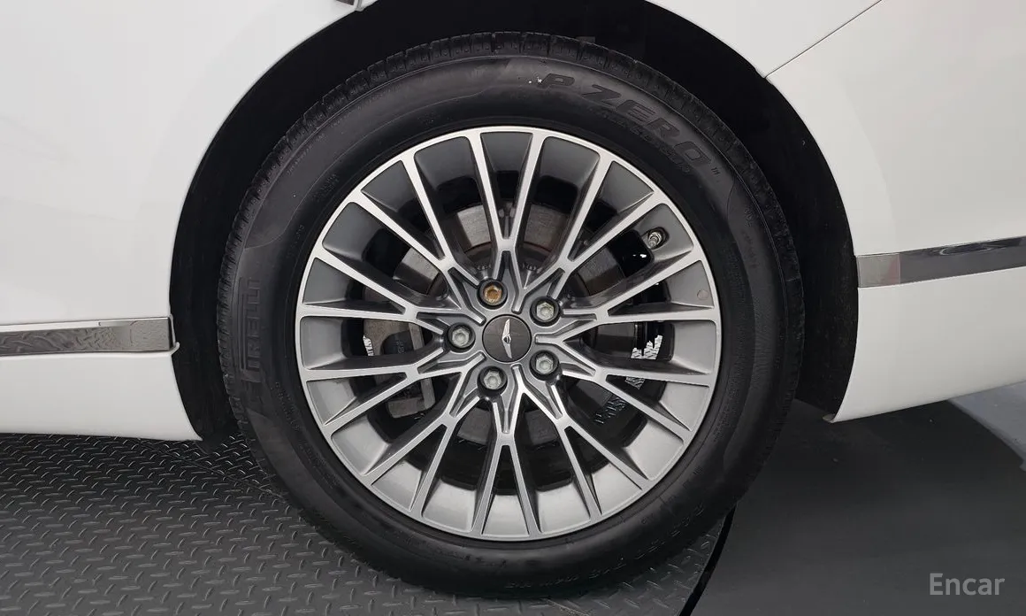 Фото 21 - Genesis G80