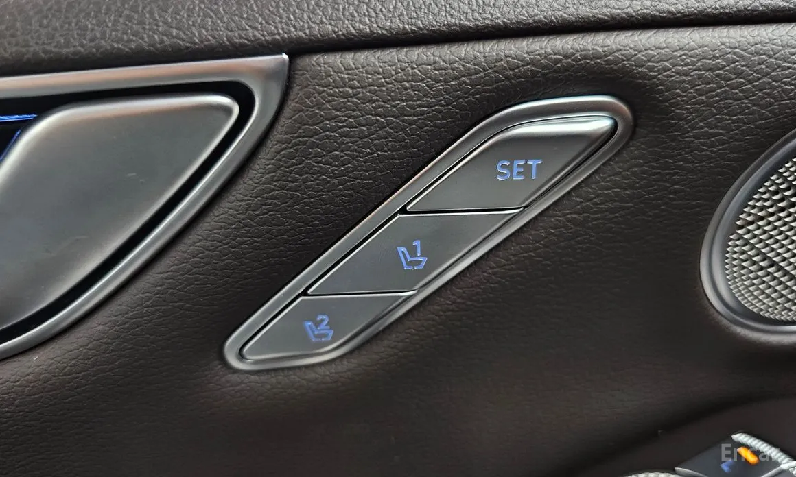 Фото 38 - Genesis G80