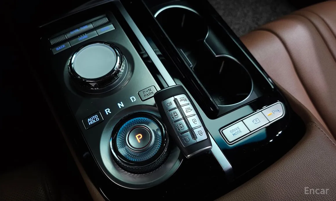 Фото 9 - Genesis G80