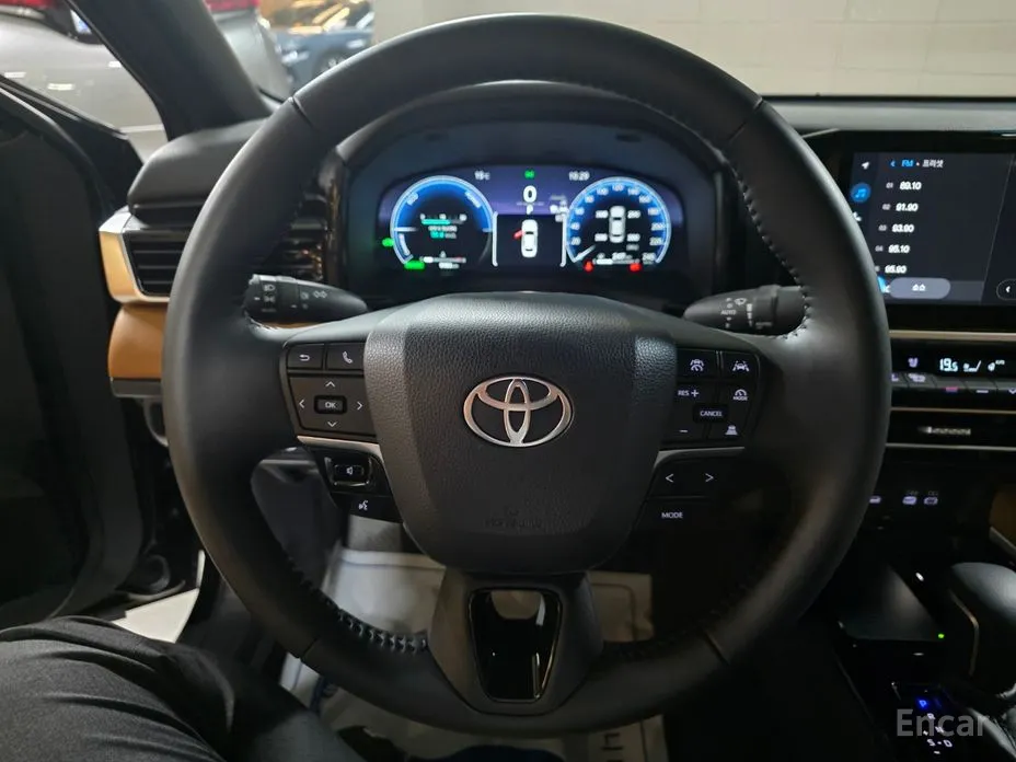 Toyota Camry 2024 2.5 XLE Hybrid