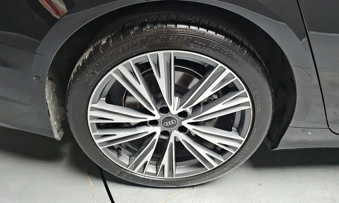Фото 5 - Audi A6