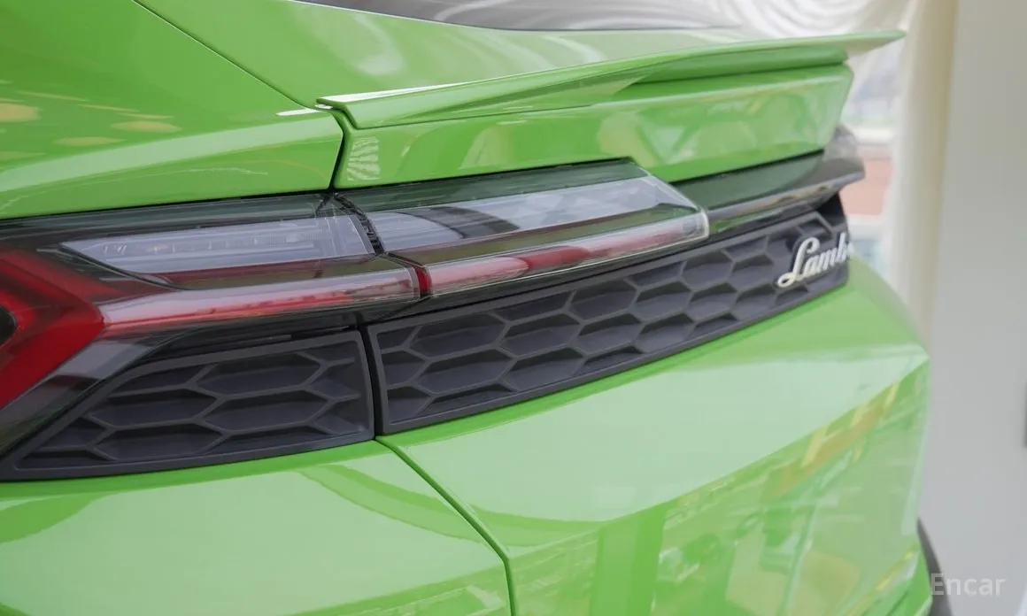 Lamborghini Urus 2018 4.0 V8 SE