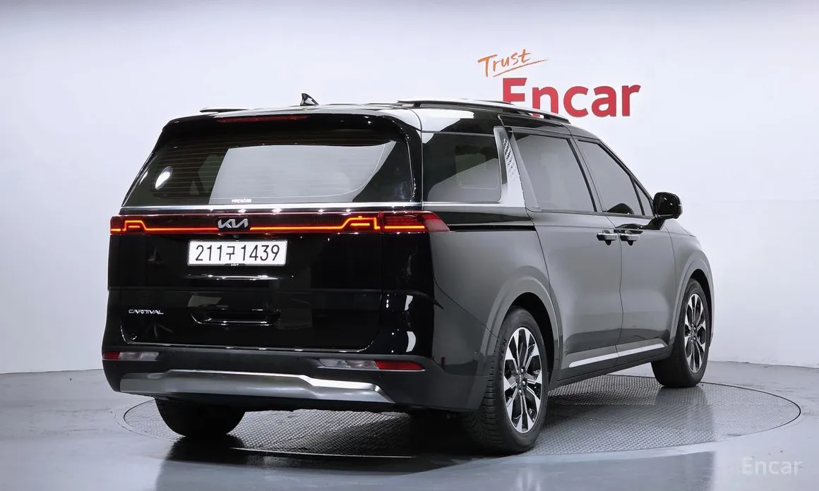 Фото 2 - Kia Carnival