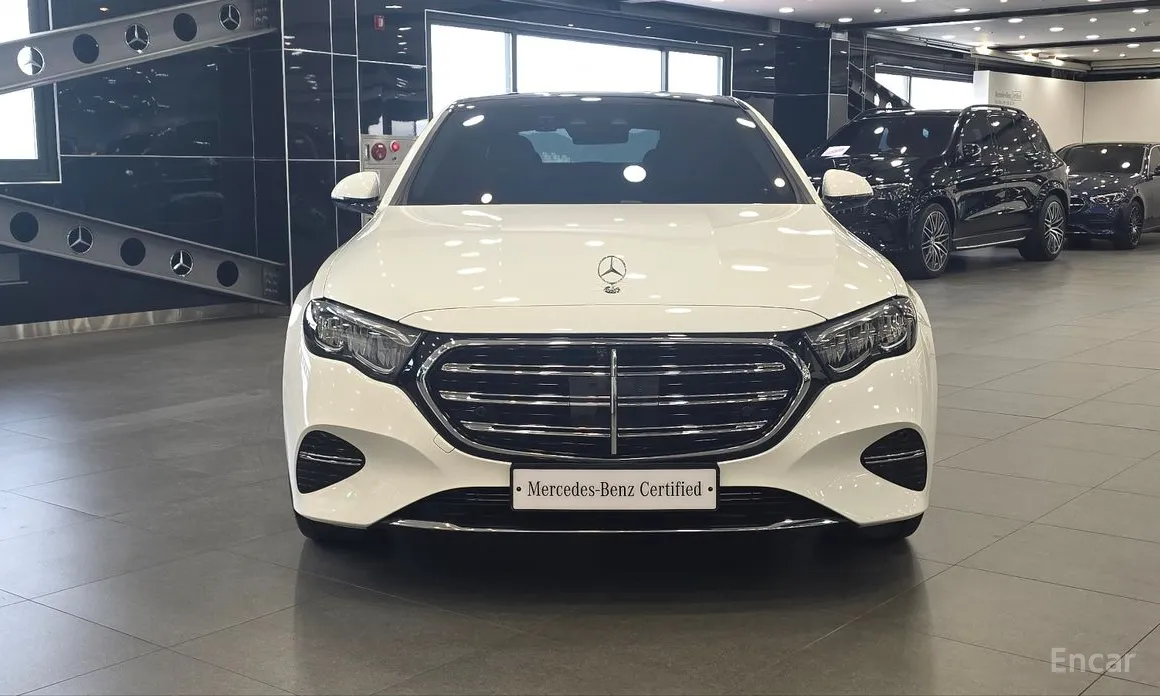 Фото 6 - Mercedes-Benz E-Class