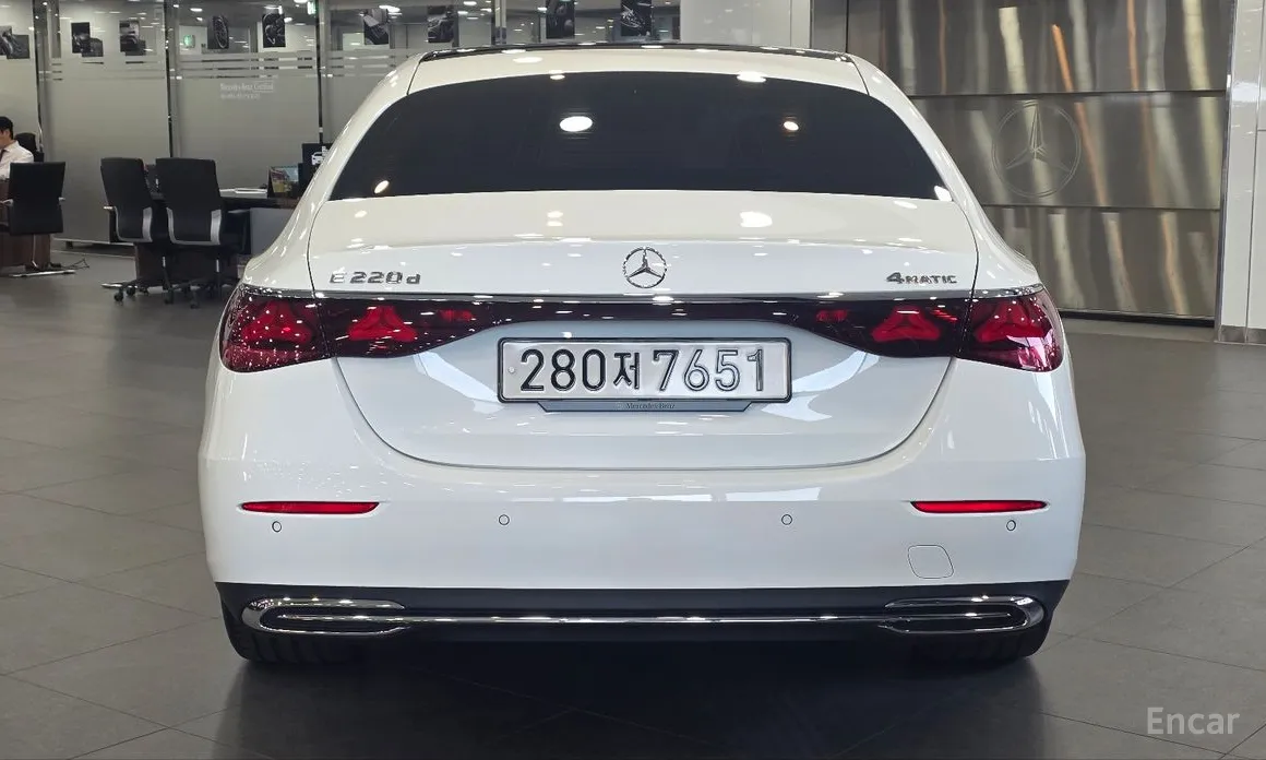Фото 7 - Mercedes-Benz E-Class
