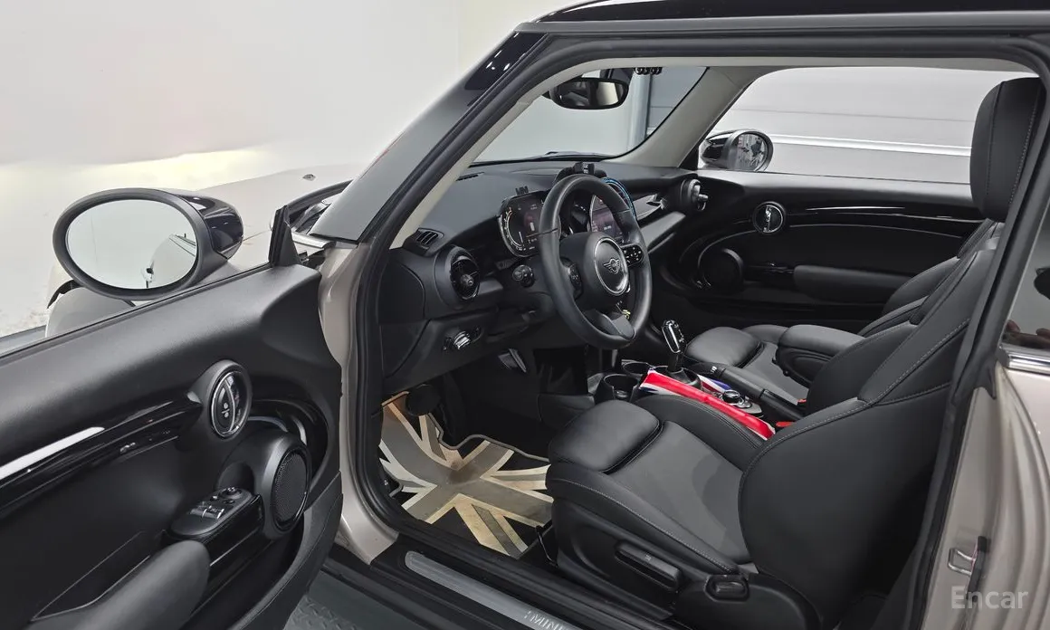 Mini Cooper 2001 Classic Plus Launch Pack