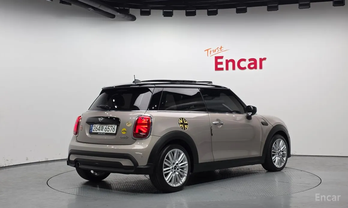 Mini Cooper 2001 Classic Plus Launch Pack