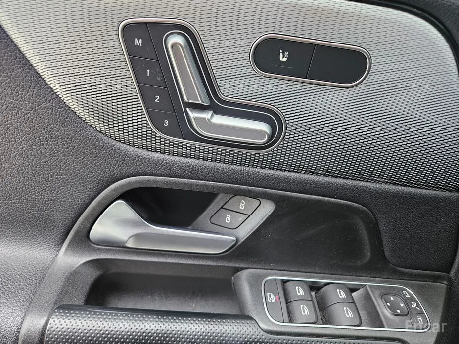 Mercedes-Benz GLB-Class 2020 GLB200 d