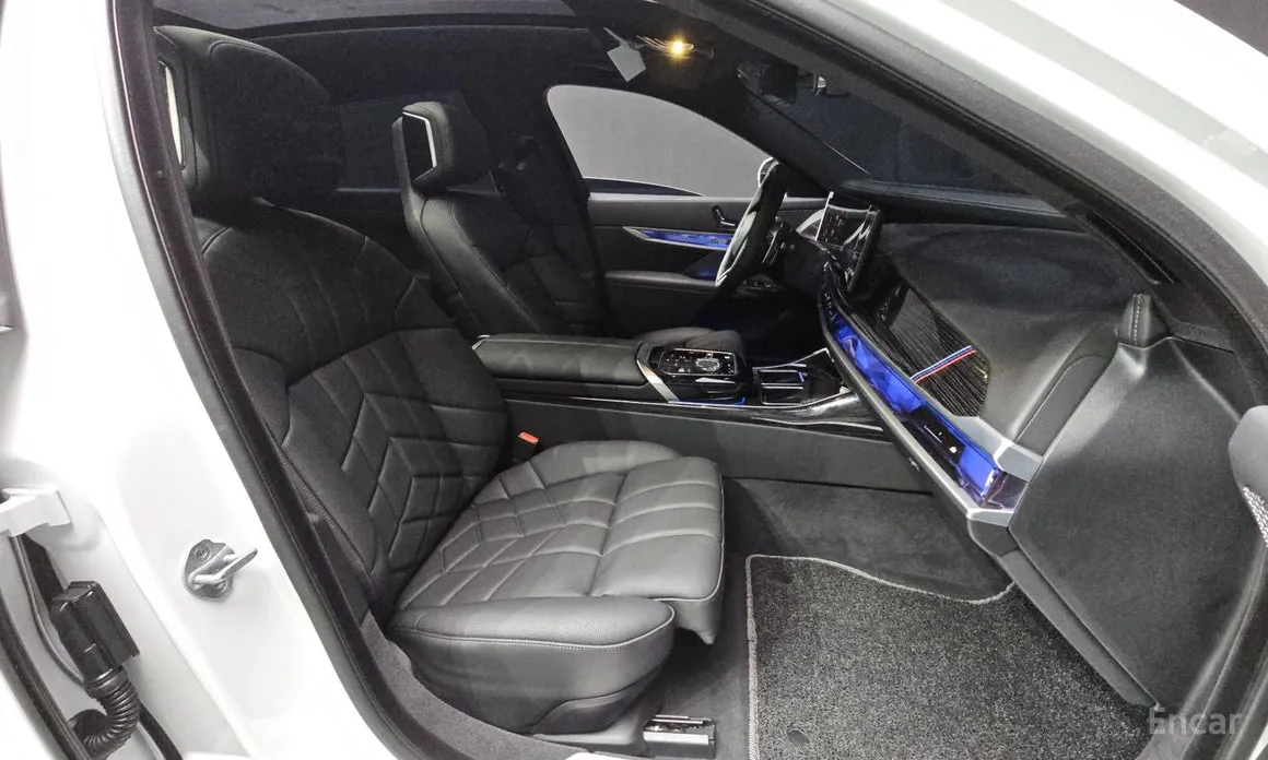 BMW 7 Series 2022 740d xDrive M Sport