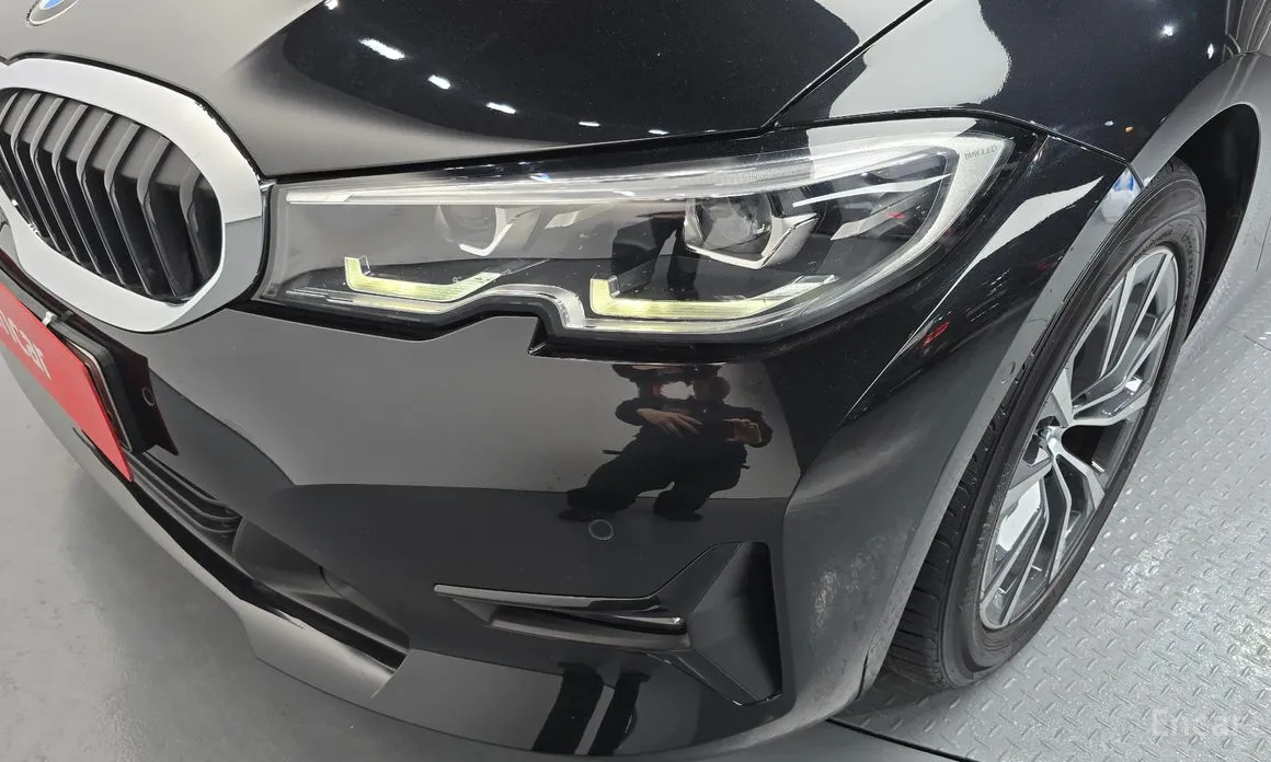 BMW 3 Series 2019 320i