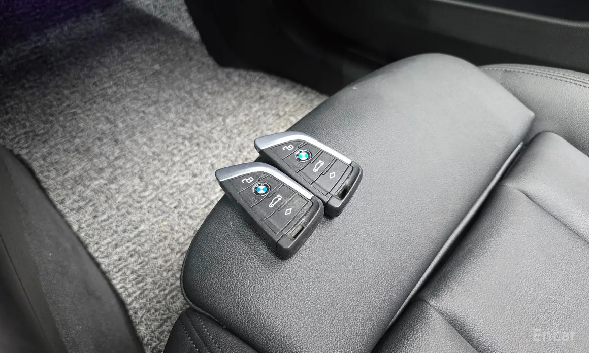BMW 3 Series 2019 320i
