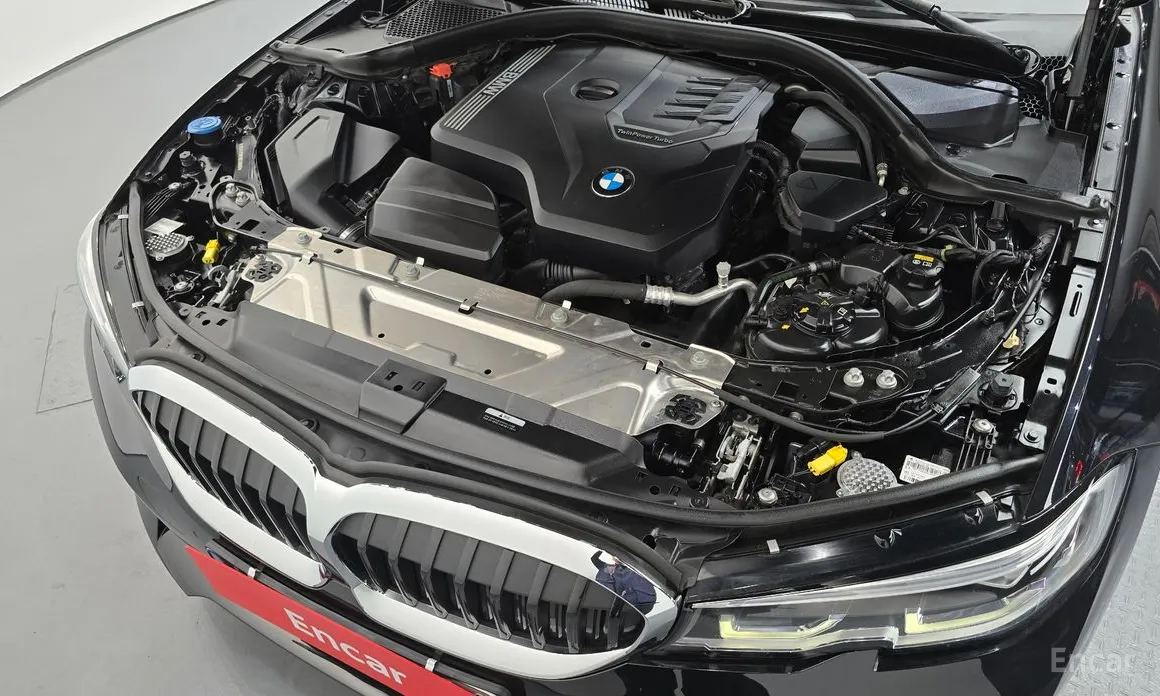 BMW 3 Series 2019 320i