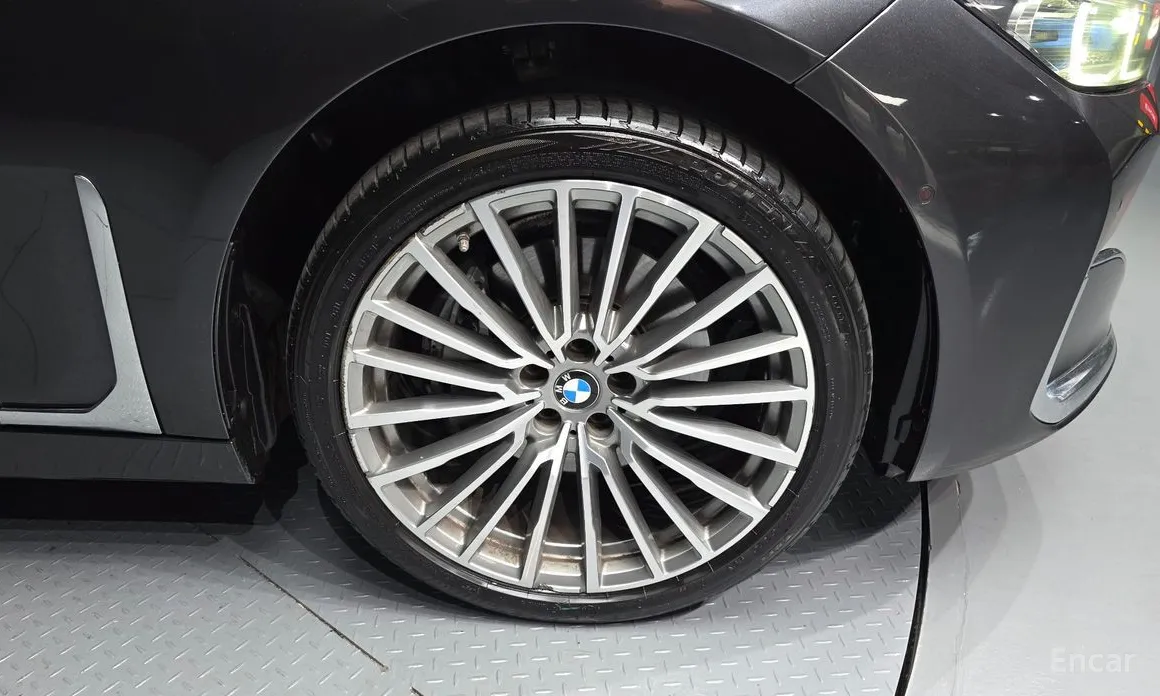 Фото 21 - BMW 7 Series